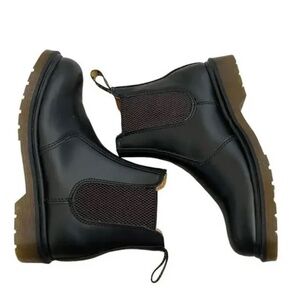 NEW Dr. Martens 2976 Smooth Leather Chelsea Boots Sz 7
